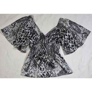 Smart Set Black And White Snake Skin Satin Top